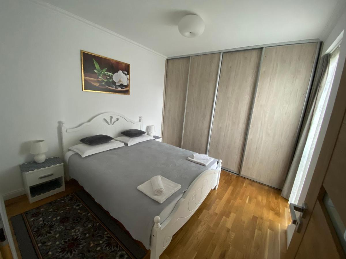 Lunafan Apartment Cluj Napoca Bagian luar foto
